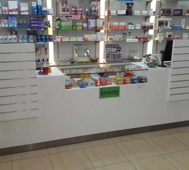 Mallorquina de estanterías farmacia