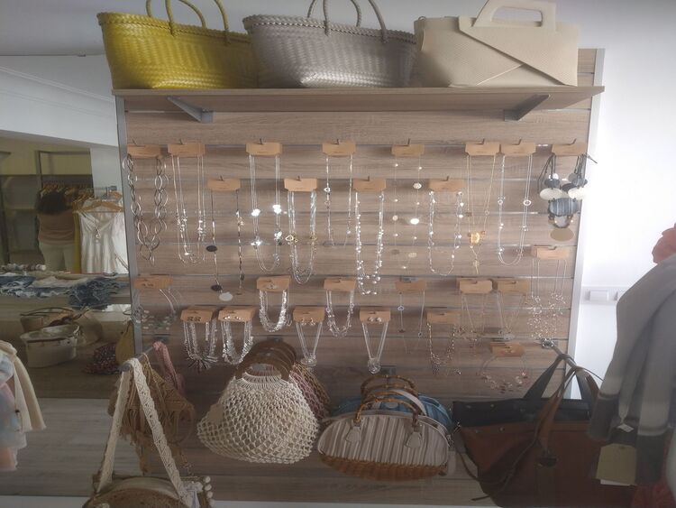 mostrador madera complementos