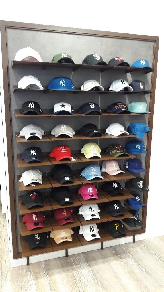 expositor de gorras