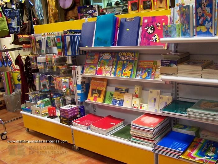 estantería con libros