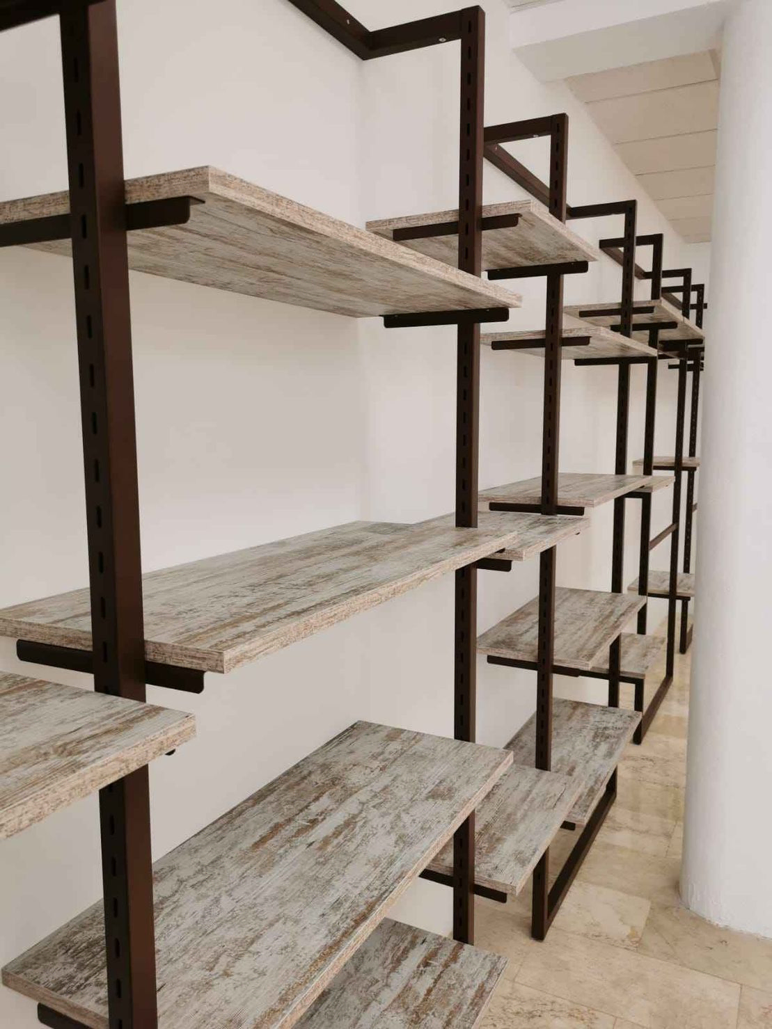 estanterías de madera